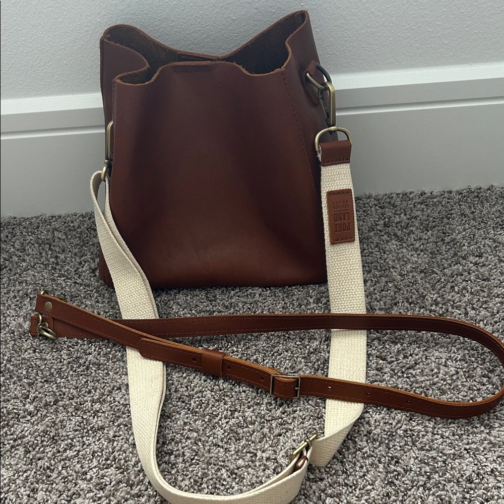 Portland Leather Bucket Bag